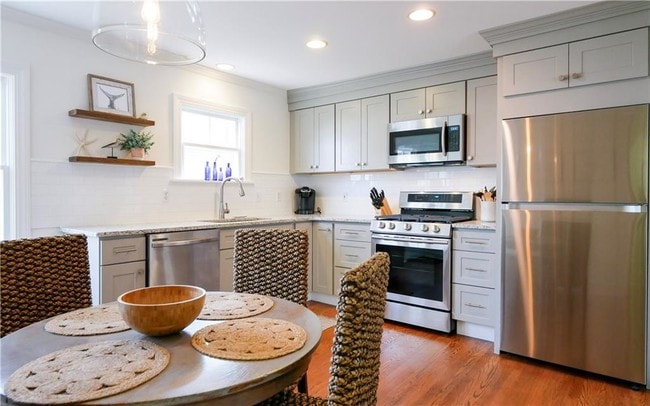 Building Photo - 45 1/2 2nd St