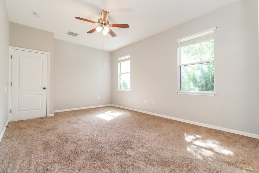 Building Photo - 11746 Colony Lakes Blvd