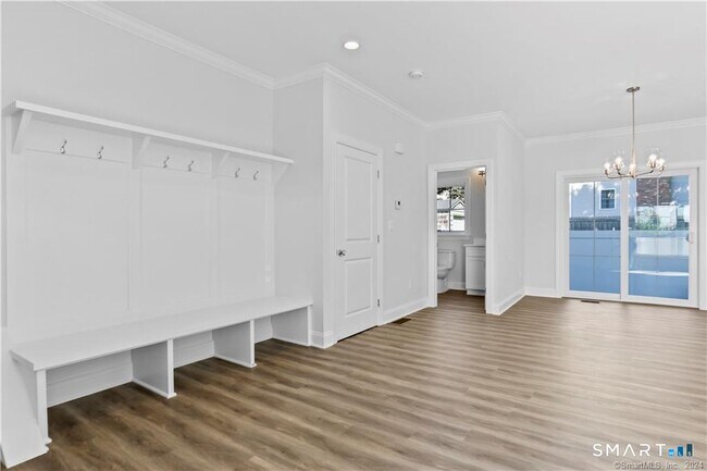 Building Photo - 348 Halley Ave