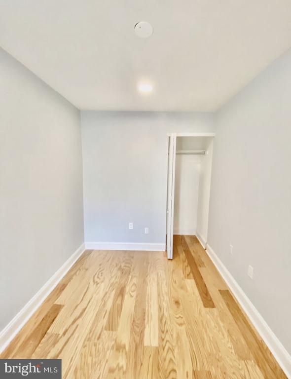 Building Photo - 209 Daly St