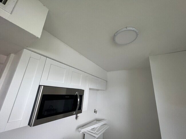 Building Photo - 1021 Adams Ave