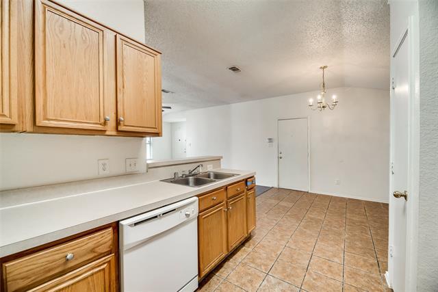 Building Photo - 10340 Blackjack Oaks Dr