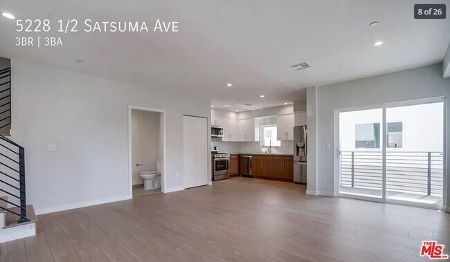 Building Photo - 5228 Satsuma Ave
