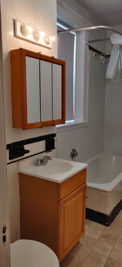 Building Photo - No brokers Fee, No Security Deposit, Eleva...