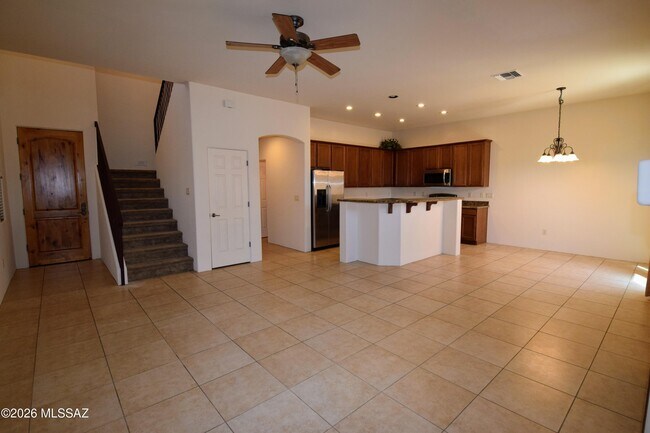 Building Photo - 334 E Cedarvale Rd