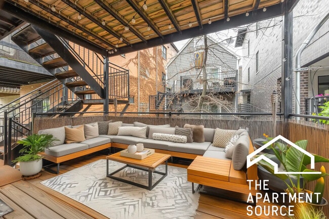 Building Photo - 1337 W Walton St