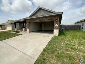 Building Photo - 1228 Grand Oak Trl