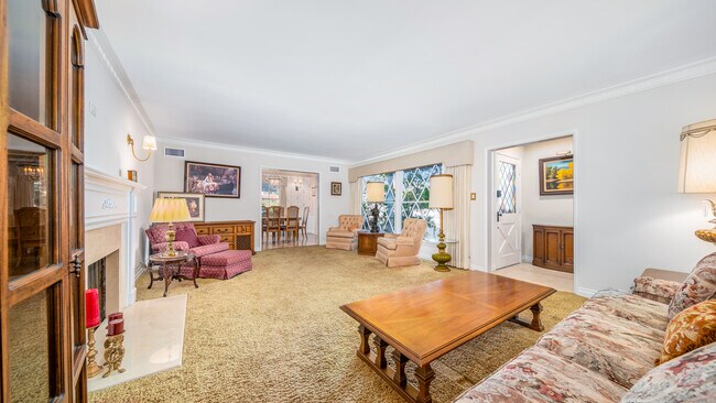 Building Photo - Burbank Wonder Years house