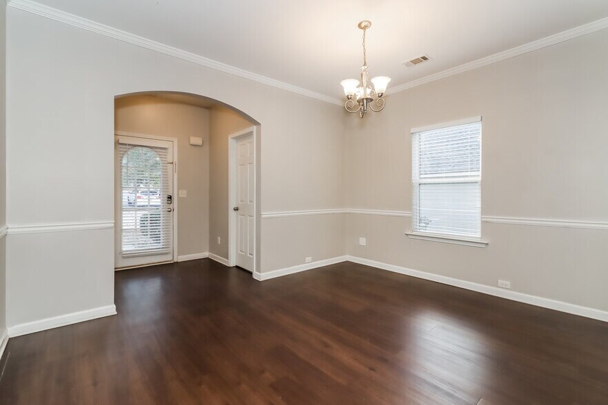 Building Photo - 38 Bollen Ln