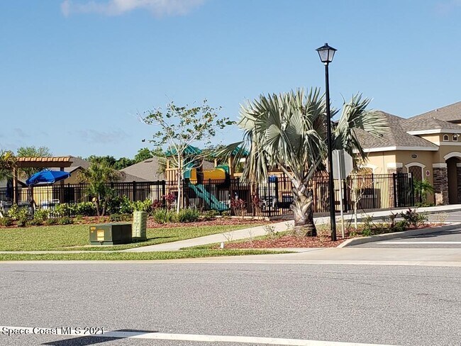 Building Photo - 6834 Soaring Ln