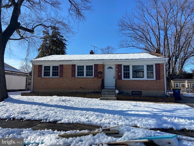 Building Photo - 1317 Garfield Dr