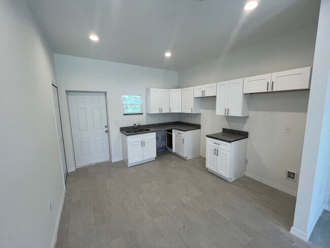 Building Photo - ASK IS ABOUT FREE RENT-BRAND NEW 2 BEDROOM...