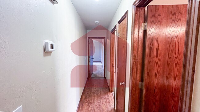 Building Photo - 1704 January Pl