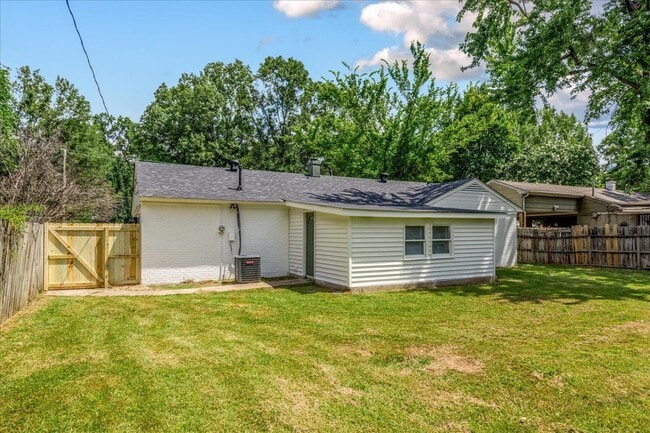 Building Photo - 4903 Quince Rd