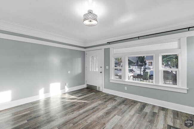 Building Photo - 641 W 43rd St