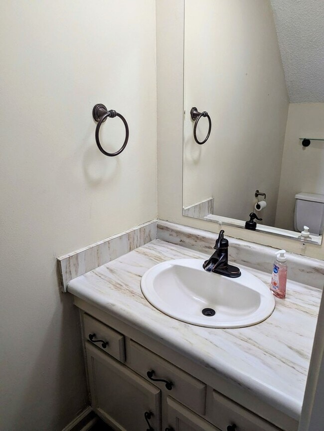 Building Photo - Updated Townhouse for rent in Lafayette!