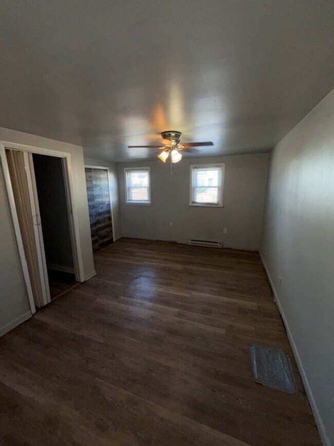 Building Photo - 313 E Franklin St