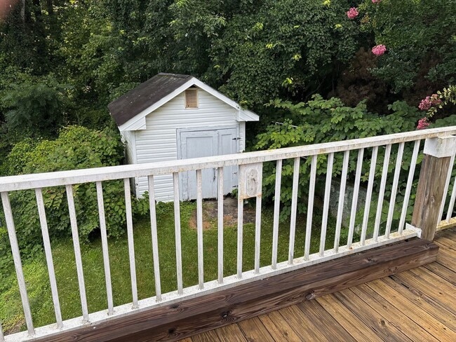 Building Photo - 2 Bedroom 1 Bath Home in Winston-Salem