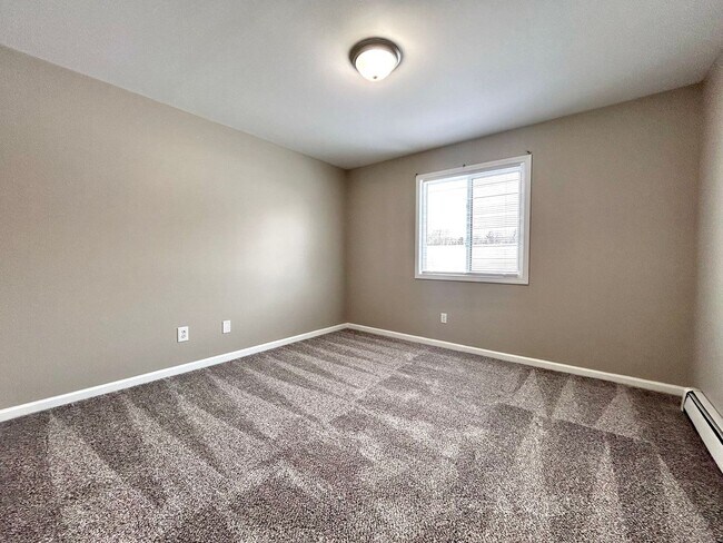 Building Photo - 3924 Kenowa Ave