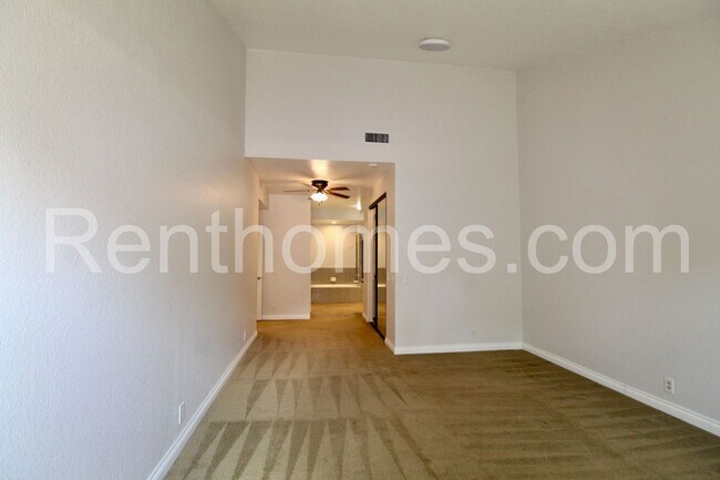 Building Photo - 15730 Via Calanova