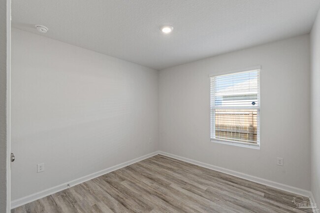 Building Photo - 6222 June Bug Dr