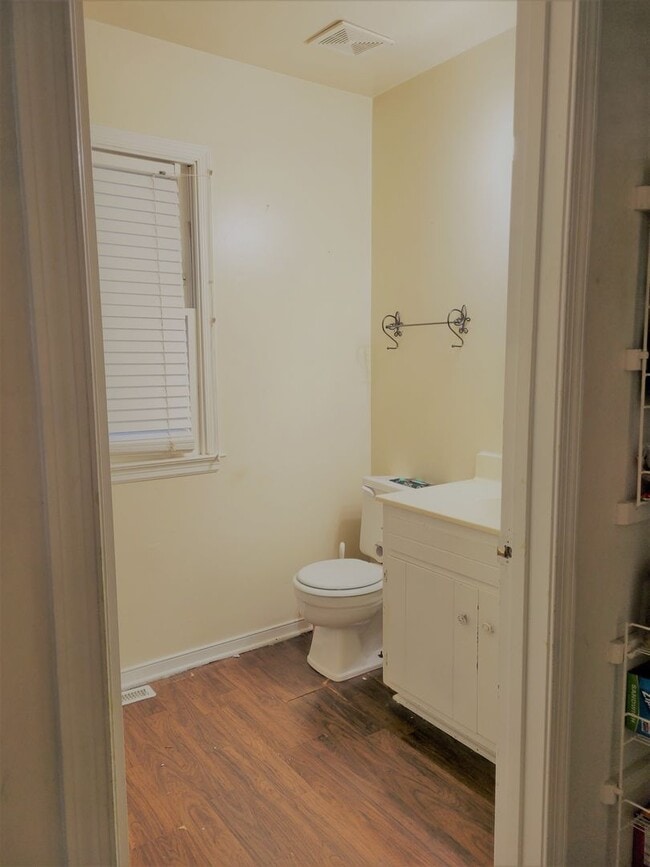 Building Photo - 3 Bedroom 2.5 bath Colonial off of Reams Road in Chesterfield County