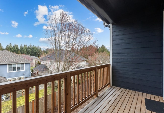 Building Photo - Stunningly Upgraded 2-Bed, 2.5-Bath Townho...