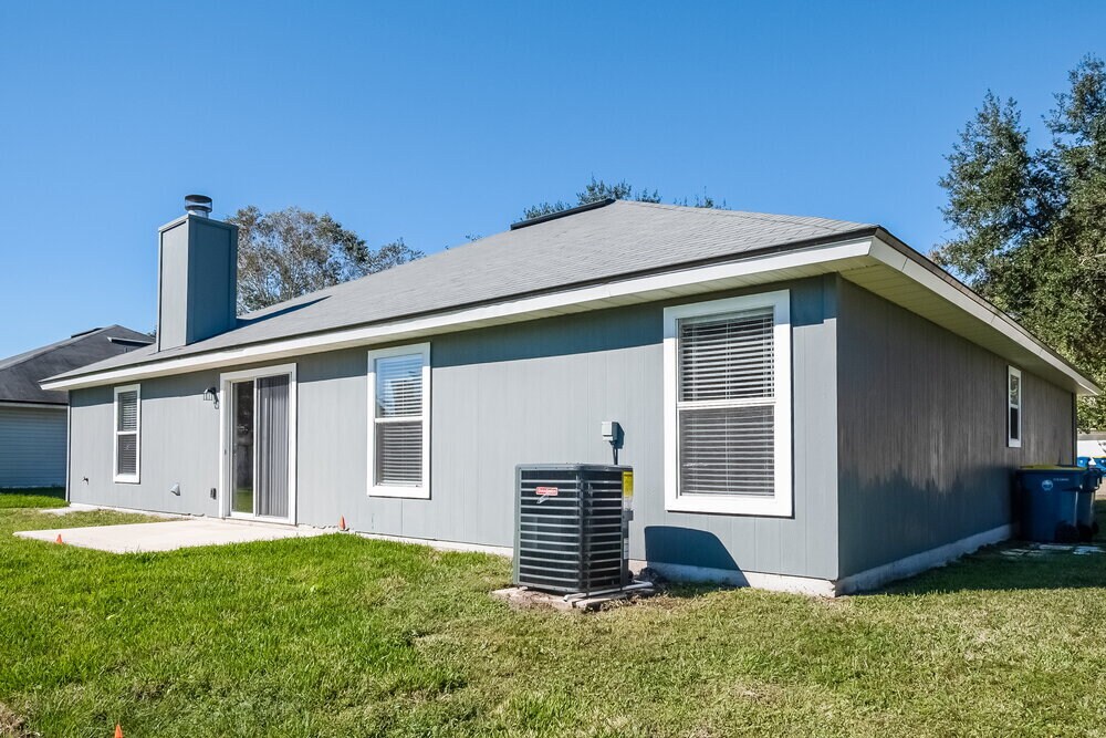 Building Photo - 14027 Crestwick Dr W