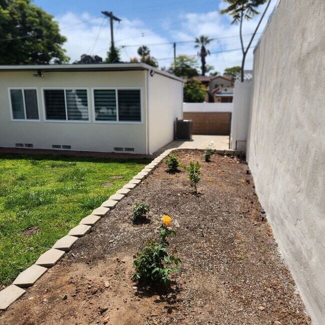 Building Photo - Charming Morley Field 3 bed 2 bath Home, p...