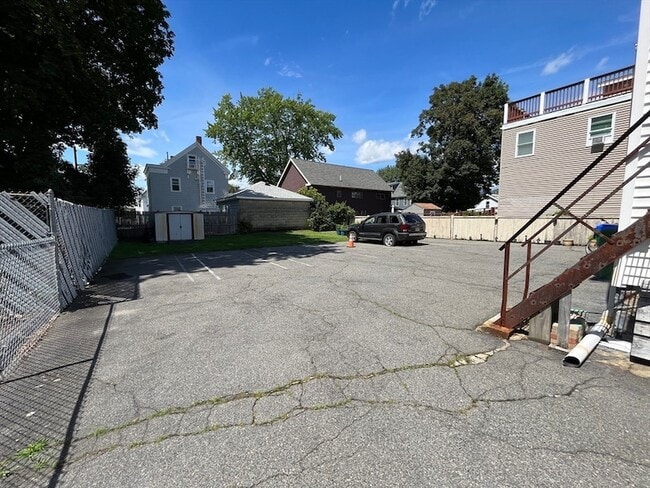 Building Photo - 36 Everett St