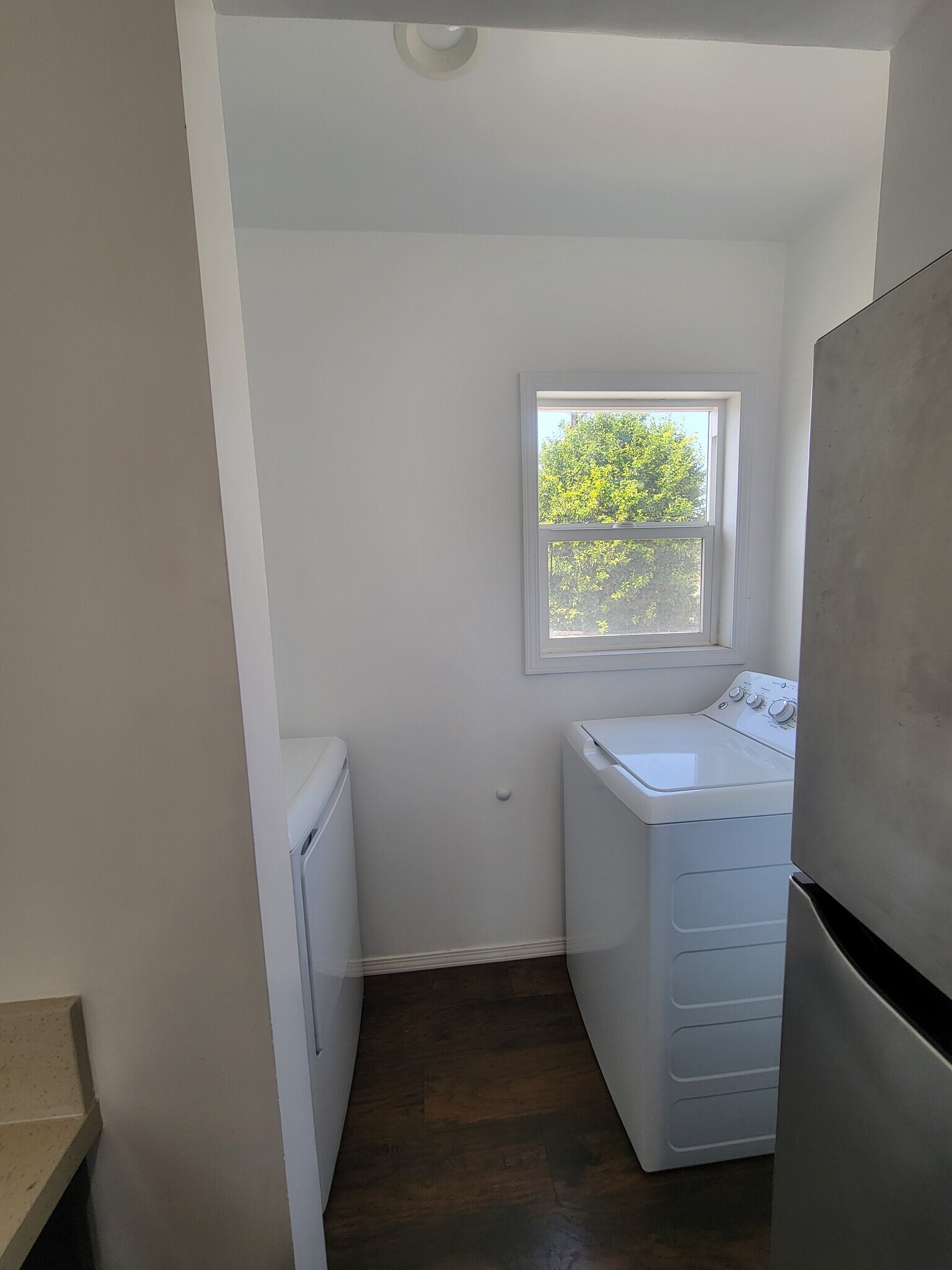 Building Photo - 7611 Seville Ave