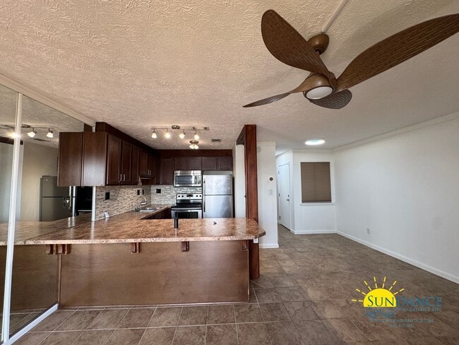 Building Photo - Waterfront 1-Bedroom Condo in FWB – Stunni...