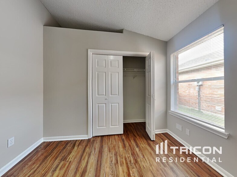 Building Photo - 3142 Boynton Dr