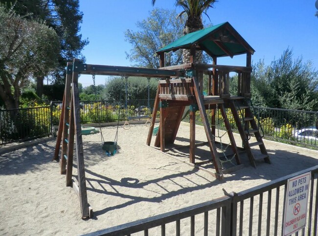 Building Photo - 9419 Via Patricia