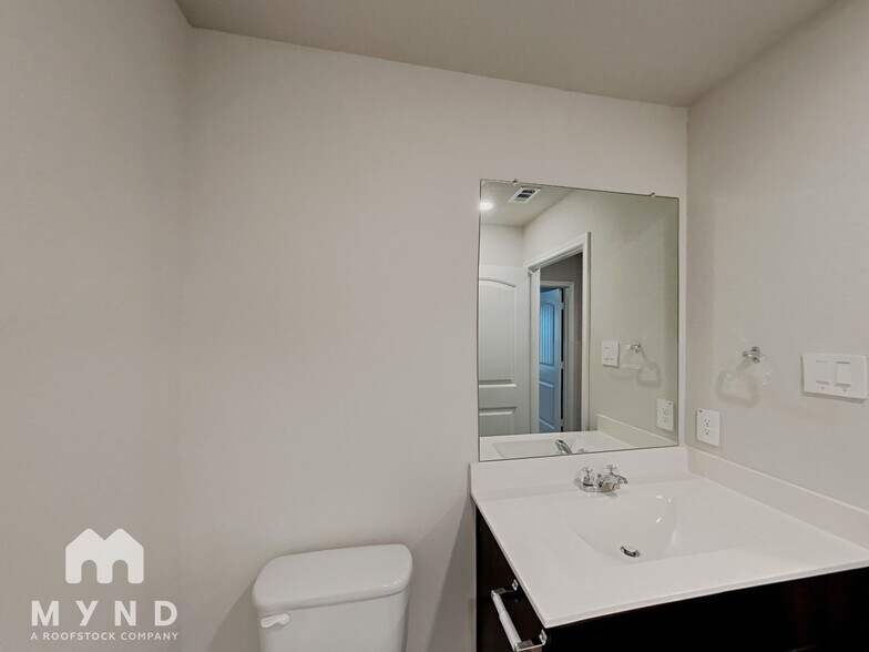 Building Photo - 916 Cinnamon Teal