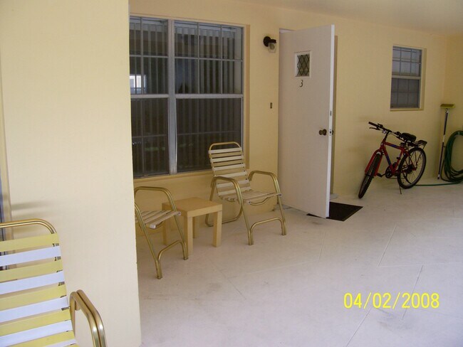 Sitting area - 4532 Bougainvilla Dr