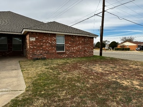 Building Photo - 533 N Clinton Ave