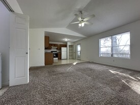 Building Photo - 508 Harriet Ct