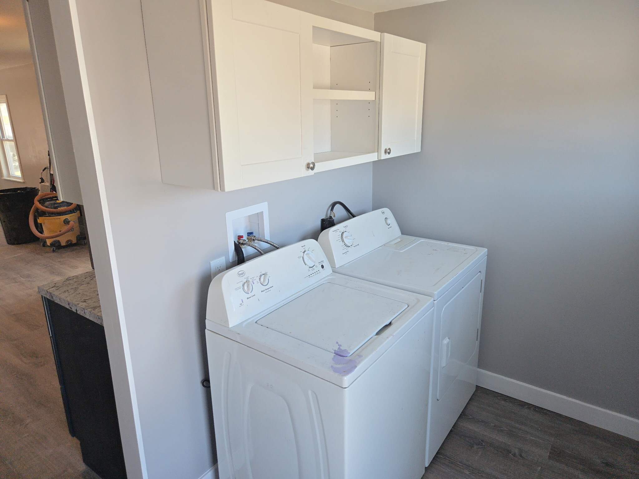 Laundry - 1025 Ohio St