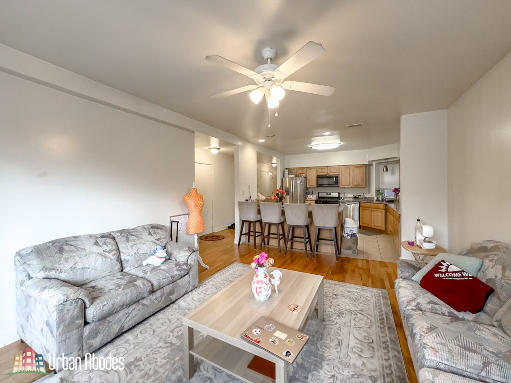 Building Photo - 6711 N Sheridan Rd