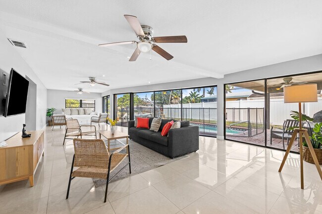 Building Photo - 1601 NE 63rd St