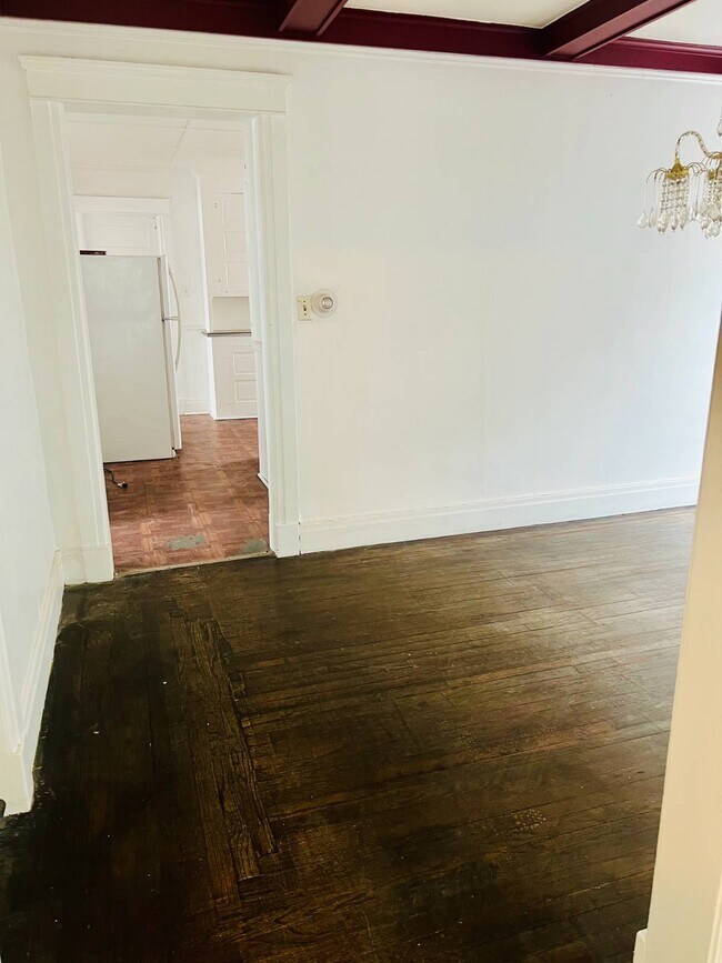 Building Photo - 163 Market St