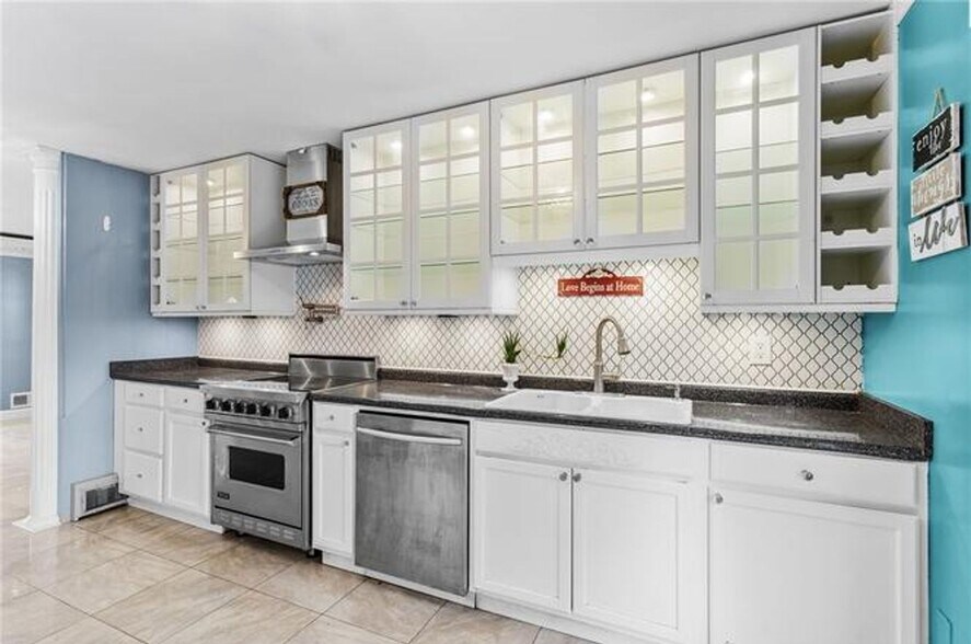 Building Photo - 45-47 Clym Street