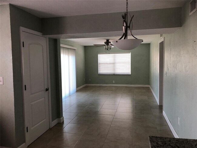 Building Photo - 37 144th Ave