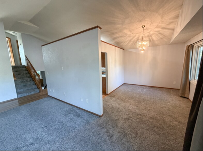 Building Photo - 4220 Polaris Ln N