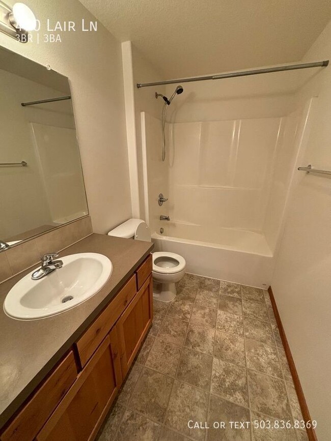 Building Photo - 470 Lair Ln