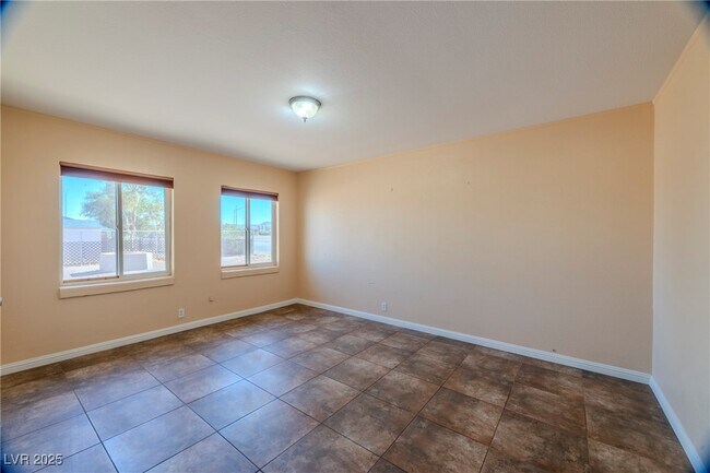 Building Photo - 100 N Ocotillo St