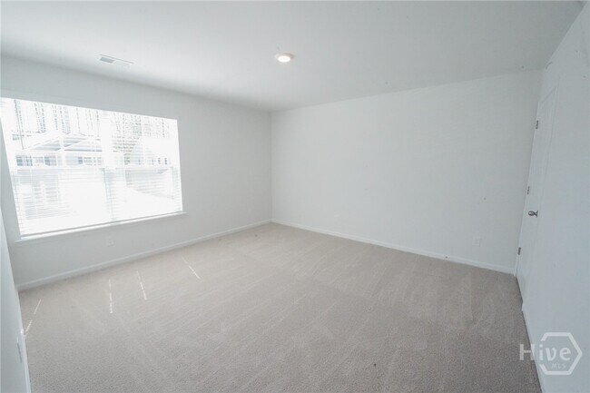 Building Photo - 147 Kraft Kove