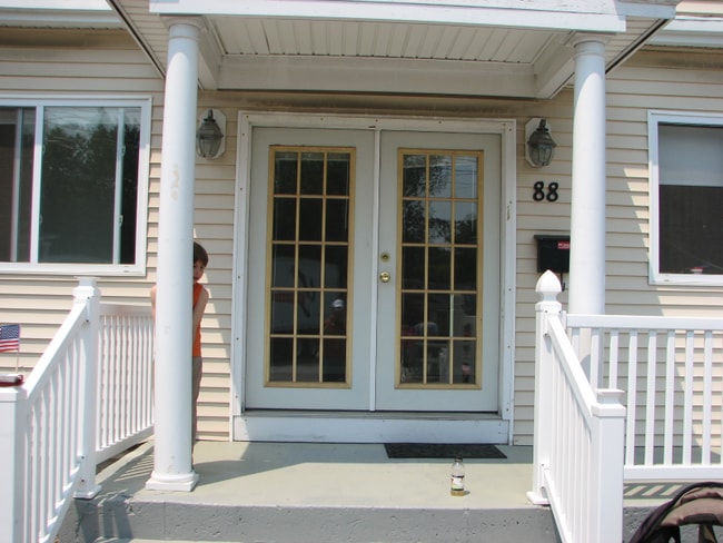 Building Photo - 88 Saco Ave