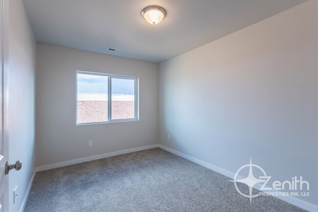 Building Photo - 8509 NE 134th Pl